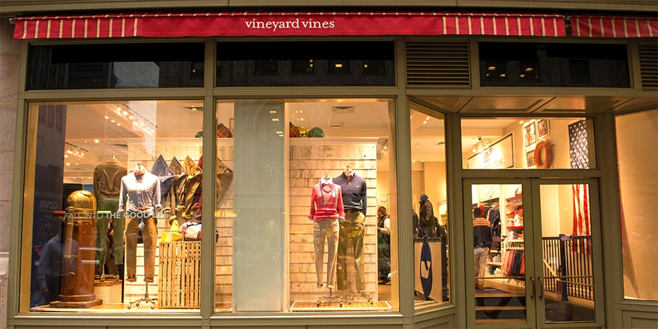 VINEYARD VINES OPENS NFL STYLE POP-UP AT ITS GRAND CENTRAL STORE