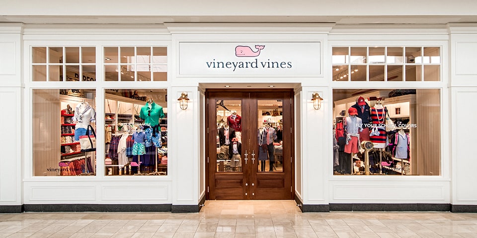 Vineyard Vines - Can you guess the VV store location?! Hint hint: zooming  in on the arrow sign post may help you out.